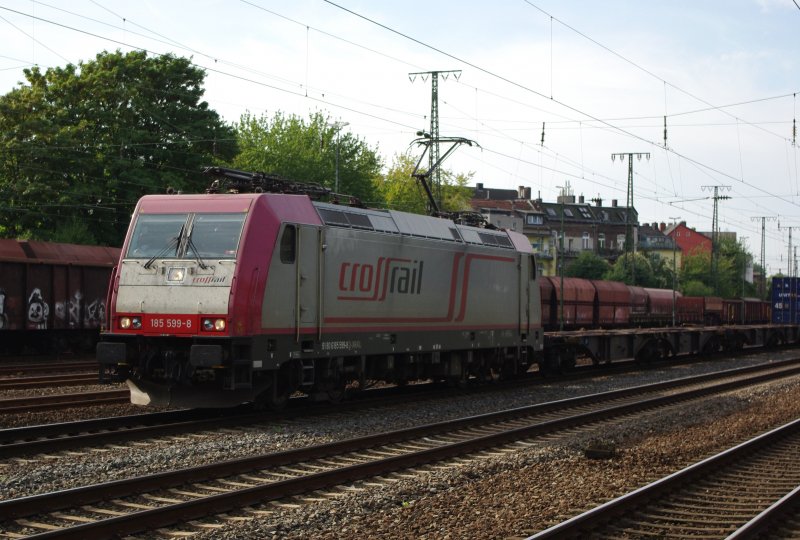 185 599-8 der CrossRail fhrt am frhen Vormittag des 02.09.2009 druch Kln West.