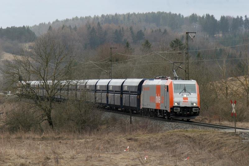 185 640 ist mit dem  Blauen Zug  unterwegs von Rbeland nach Httenrode. 285 001 schiebt am ende nach; 22.03.2009