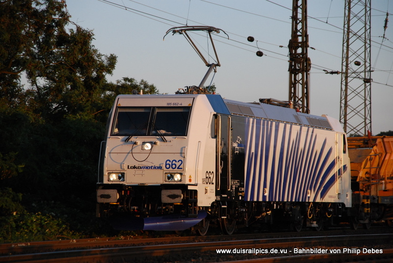 185 662-4 (Lokomotion) fhrt am 25. Juli 2009 um 21:07 Uhr mit BZ durch Duisburg Obermeiderich