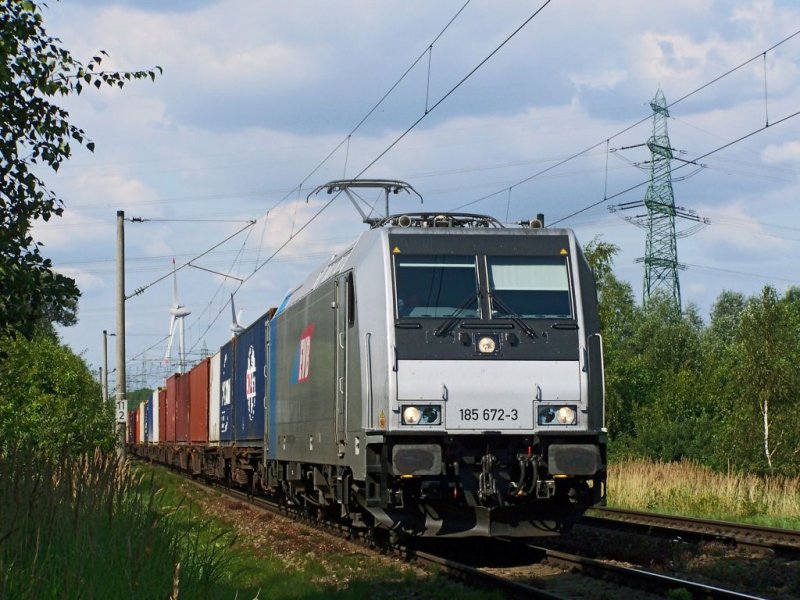 185 672  EVB  am 04.08.2009 mit Containerzug in Hamburg-Moorburg auf dem Weg nach Sden

