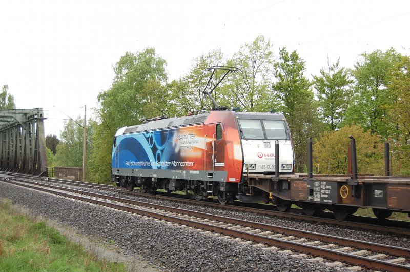 185 CL 001 VEOLIA am 22.04.2009 kurz vor �berquerung des Mittellandkanals bei Peine