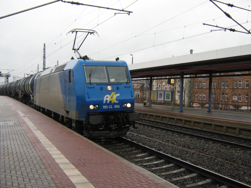 185 CL 004 der Rail4Chem mit leerem ler durch Eisenach Richtung Erfurt. 08.03.2009.