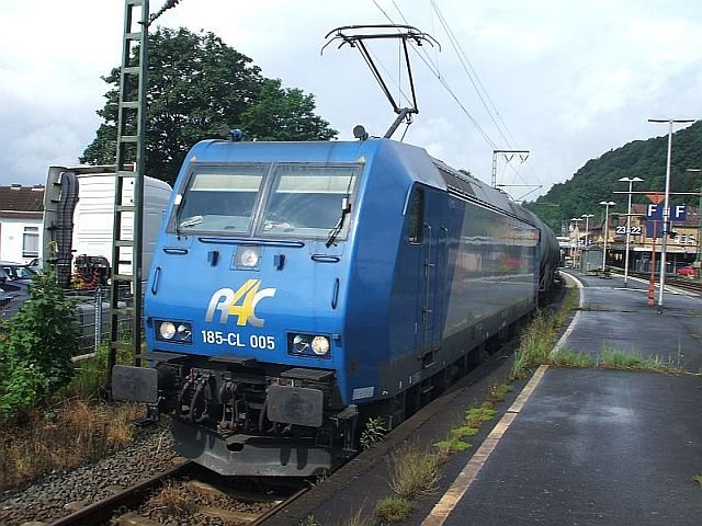 185-CL 005 mit einem Kesselwagenzug am 23.06.2007 in Altenbeken
