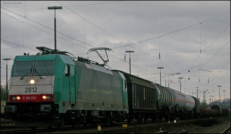 186 204 mit einem Gz kurz vor seiner Ausfahrt aus Aachen West. Schnen Dank fr das  Foto-Licht  ;-) 15.3.2009