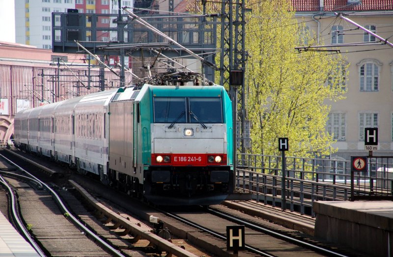 186 241 durchfhrt mit einem BWE am 09.04.09 Berlin-Alexanderplatz.