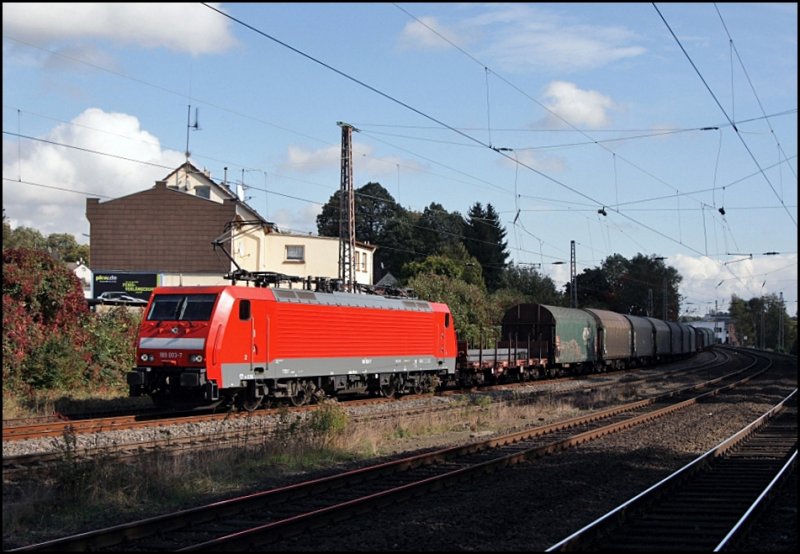 189 003 erreicht mit einem Gterzug den ehemaligen Bahnhof Westhofen. Ziel ist der Rangierbahnhof Hagen-Vorhalle. (02.10.2008)