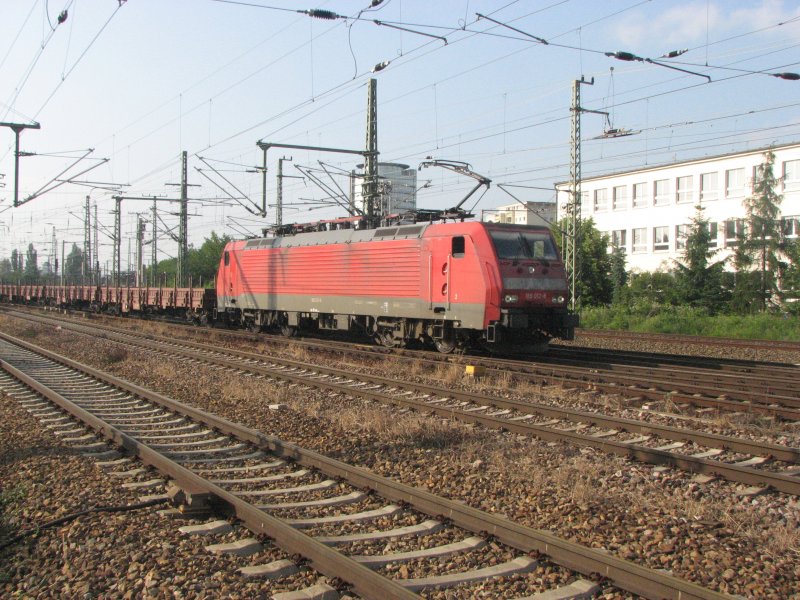 189 012-8 ist mit einem Leerwagenzug Richtung Tschechien unterwegs.05.06.07.