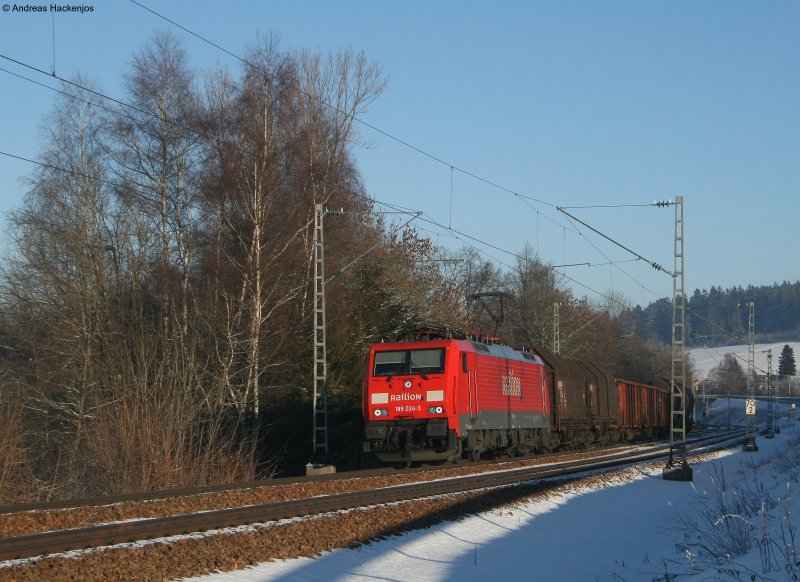 189 024-3 mit dem FZT 55834 (Villingen-Offenburg Gbf)am km 70,0 09.01.09. Normal ist dies eine 185er Planleistung