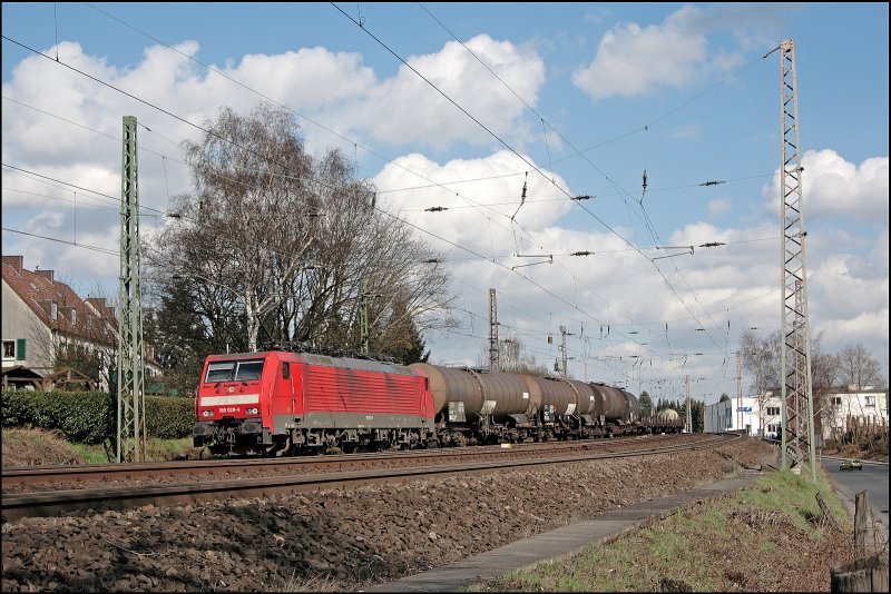 189 028 fhrt mit dem FIR 51492 aus Seddin, in Westhofen ein. (29.03.2008)