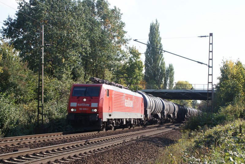 189 039-1 mit Kesselwagenzug in Limmer 02.10.2008