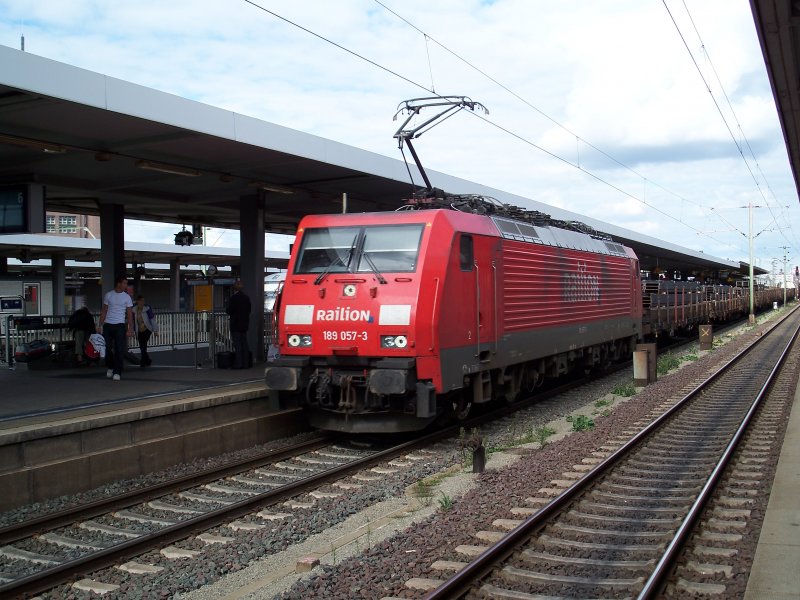 189 057 durchfhrt HBF  (Braunschweig Hbf)richtung Hannover (29.8.2007)