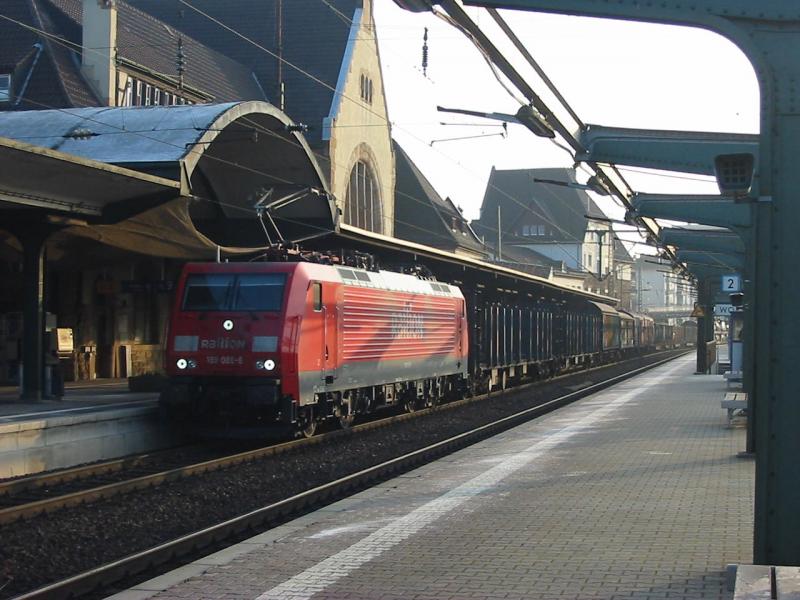 189-088 am 15.1.2006 bei der Durchfahrt von Worms Hbf.