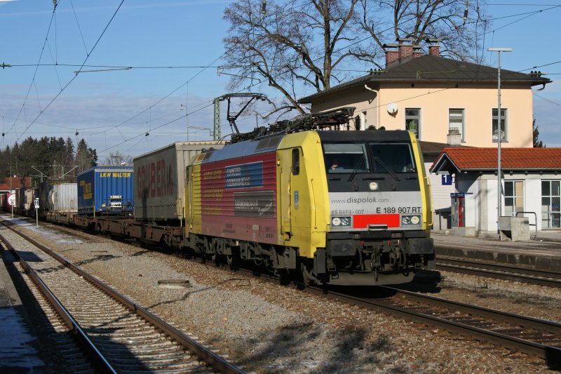 189 907 mit einem KLV Zug am 17.01.2009 in Aling. Gre an den Tf!