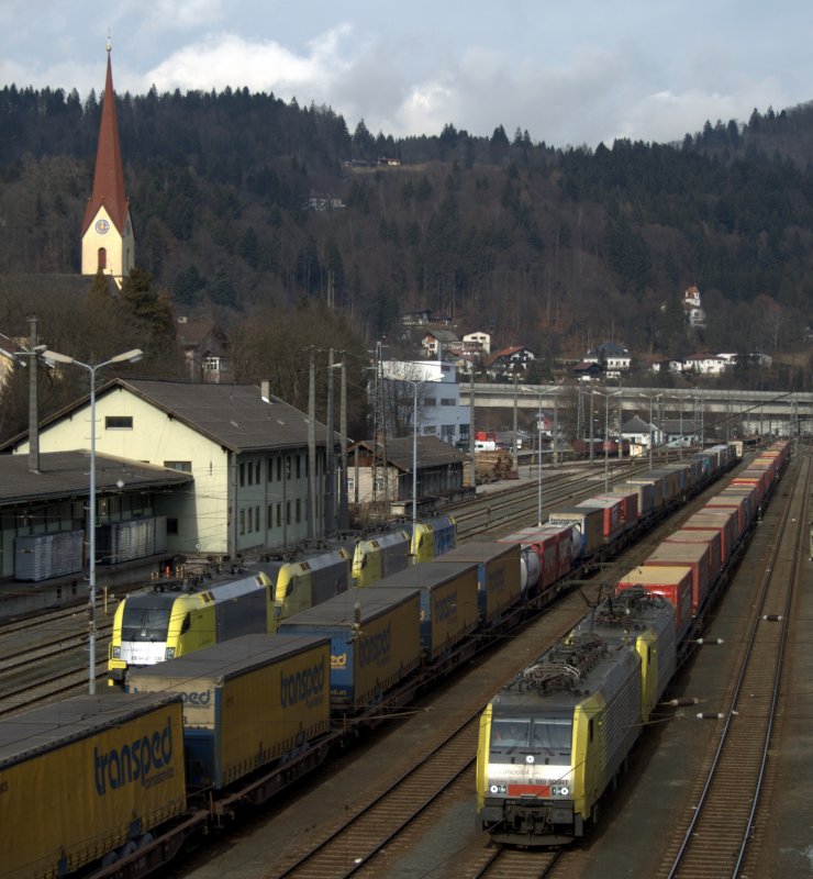 189 908 mit einer anderen 189 am 41813. Aufgenommen am 05.02.08

// In Kufstein :P