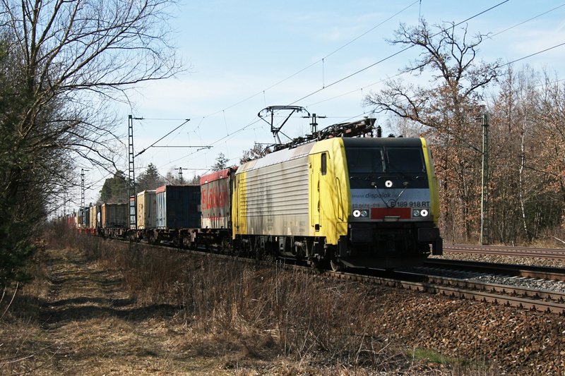 189 918 mit einem KLV Zug am 18.03.2009 in Haar (bei Mnchen).