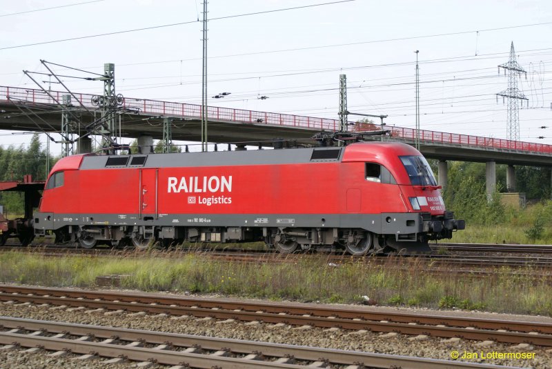 19.09.2007. Br 182 002-6 beim Durchfahren Gterbahnhof Lehrte.