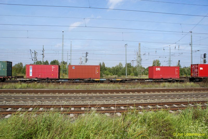 19.09.2007. Containerdoppelwagen beim Durchfahren Gterbahnhof Lehrte.