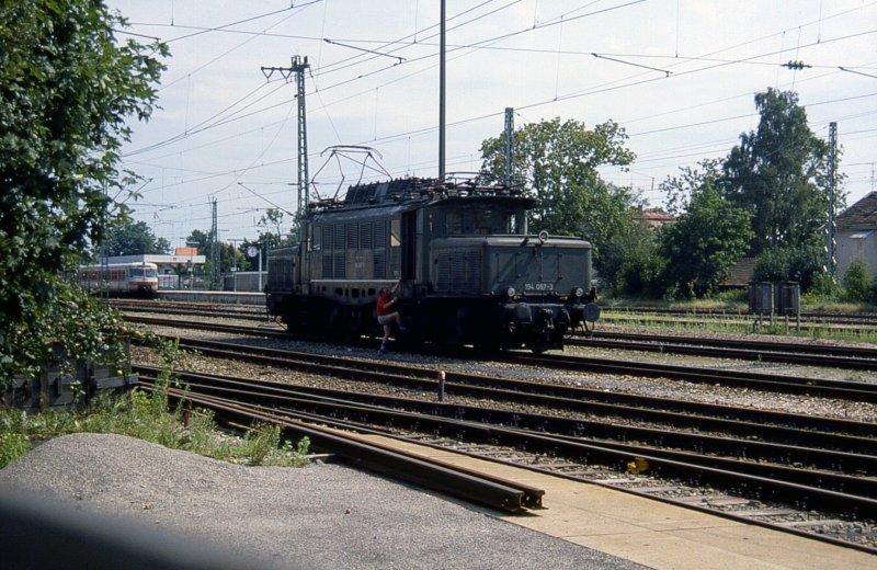 194 087-3 tritt ihren Dienst im August 1985 in Mnchen an.