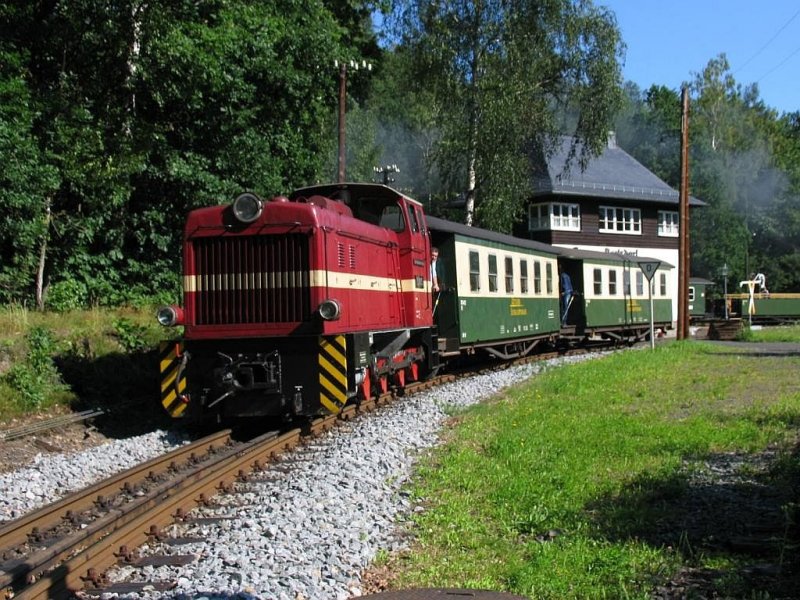 199 013 (Schsichs-Oberlausitzer Eisenbahngesellschaft mBh) mit Zug 750 Bertsdorf-Kurort Oybin in Bertsdorf (14-7-2007).