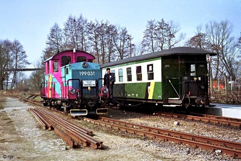 199 031 (ex BB 2091.12) beim Umsetzen in Altmgeln (27. Mrz 2003)