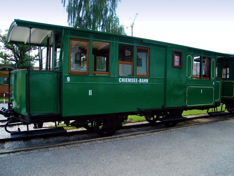 1.Klasse Waggon der Chiemseebahn in Prien Hafen 5.07.08