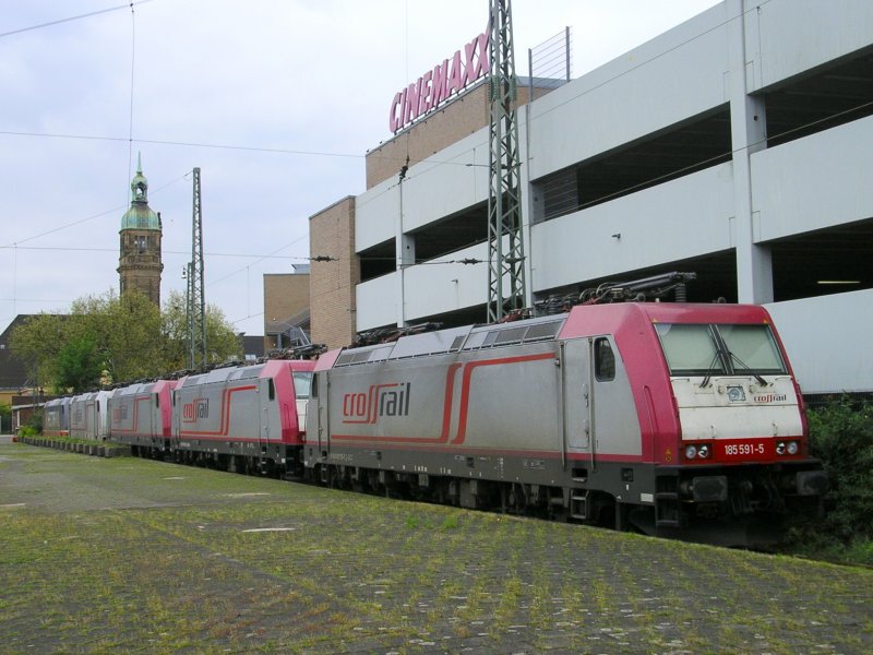1x HectorRail und 4x Crossrail in Krefeld Hbf. abgestellt.