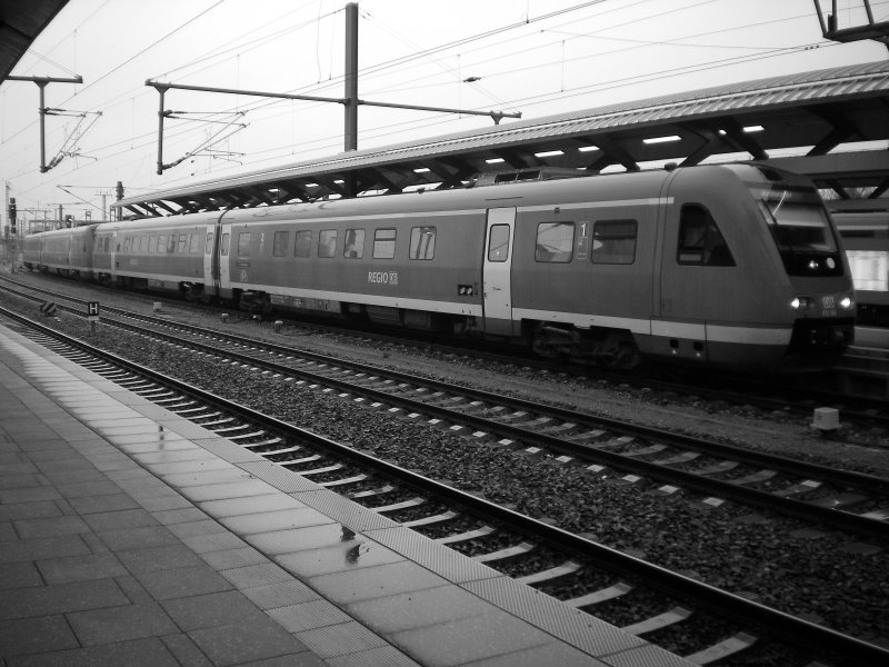 2 Br 612 stehen als RE zur Fahrt nach Wrzburg bereit.Erfurt 17.04.09