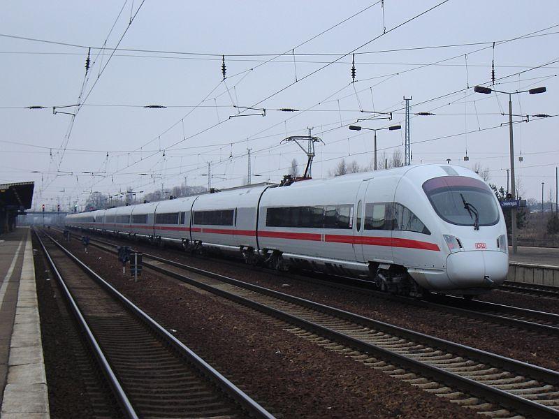 2 ICE-T durchfahren den Bahnhof BFHS am 18.03.2006 in Richtung Mnchen HBF.