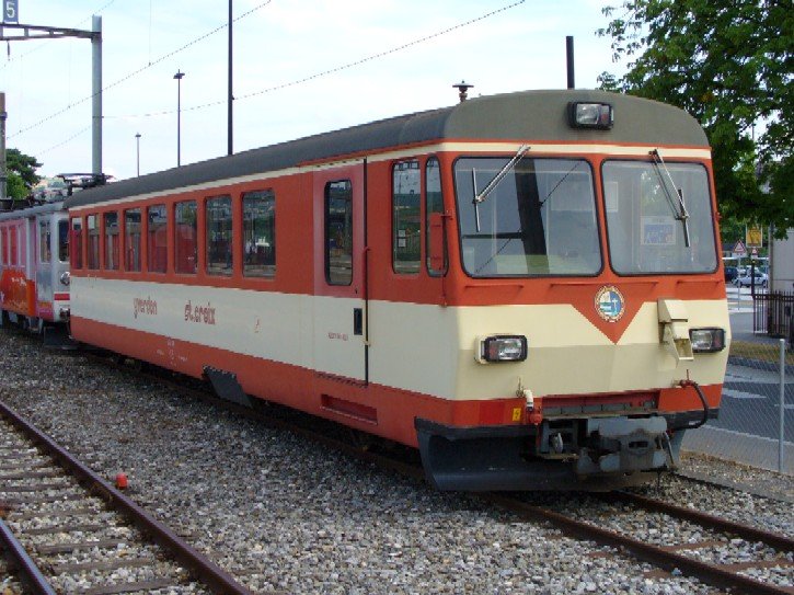 2 Kl + Gepck Steuerwagen BDt 54 der Schmalspurbahn von Yverdon nach Ste.Croix ( Travys Gruppe ) im Bahnhof von Yverdon am 30.07.2006