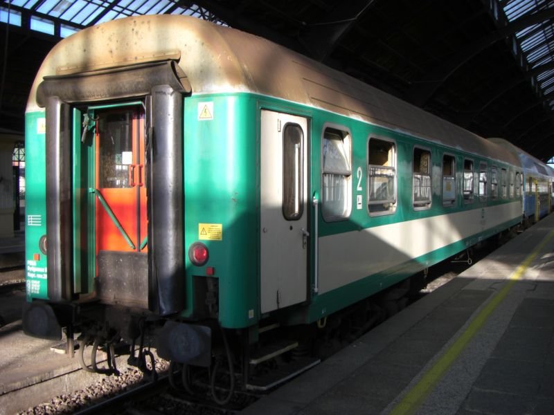 2 Klasse Wagen Azdnu (50 51 19-08 020-6) der PKP in Grlitz (04.08.2008)
