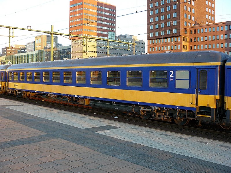 2. klasse Wagen (ex-DB Typ Bm235 Nummer 51 80 22-90 503-9) jetzt NS Typ ICK mit Nummer 50 84 22-37 917-4 Den Haag HS 17-02-2008.