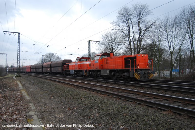 2 Mak G 1206 von RBH (822/831) fahren mit GZ am 26. Februar 2009 durch Duisburg Neudorf