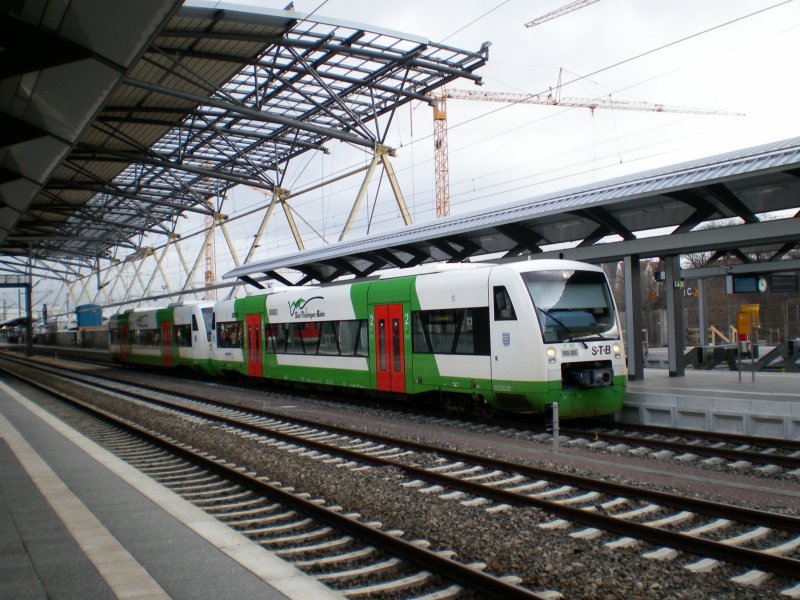 2 Regioshuttles stehen zur Fahrt nach Meinigen im Erfuter Hauptbahnhof bereit, 4.12.2007