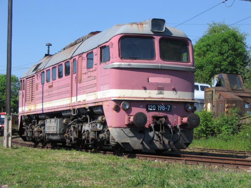 2005-05-28 Weimar, BW  BR 120 198-7 (V200 der DR)