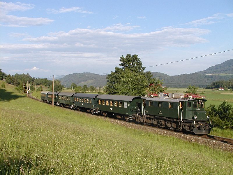20.05.2007, 1245.04 mit Sonderzug auf der Ossiacherseebahn in Krnten