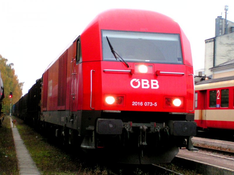 2016 073-5 fhrt mit GZ45847am Bhf. RIED i.I. ein 071022