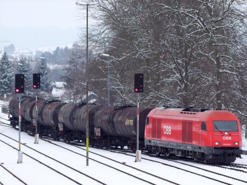 2016 075-0 bringt 5 Rohlbeladene Zaces(VTG) von der RAG-Station in den Bhf. Ried i.I.; 090130