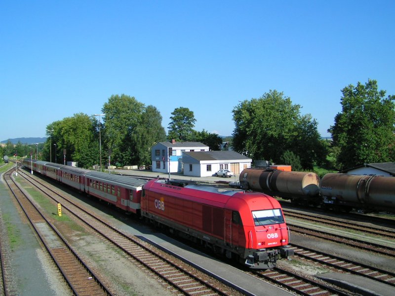 2016 076-4 mit REX5980, einfahrt Bhf. RIED i.I.070726