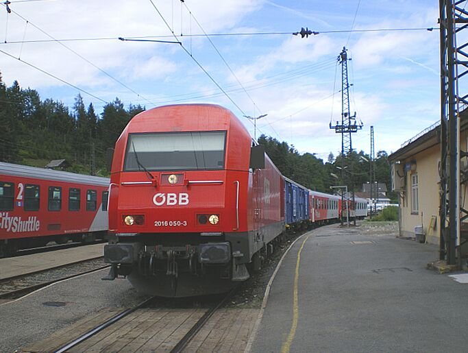 2016.050 am 06.07.2007 in Rosenbach, gerade angekommen mit dem letzen Regionalzug aus Klagenfurt vor der 9-wchigen Sommerferienpause der Strecke Klagenfurt-Rosenbach