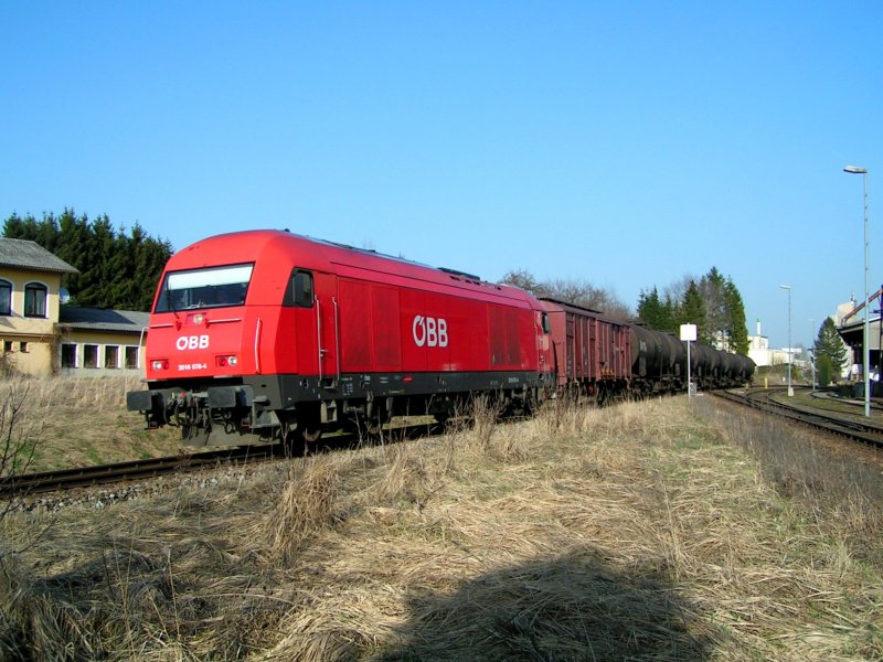 2016078-4 ist mit GZ68807 unterwegs; 090402