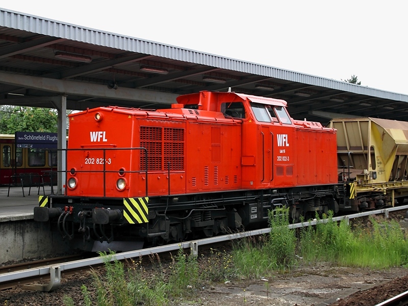 202 822-3 (Lok 15) der WFL rangierte am 11.7.2009 in Schnefeld.