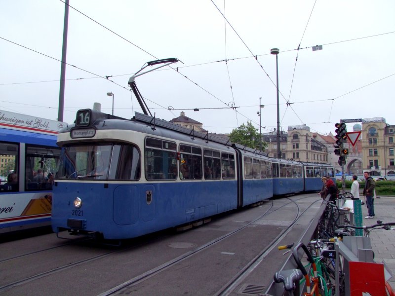 2021 als Linie16 mit Ziel Romanplatz; 090515