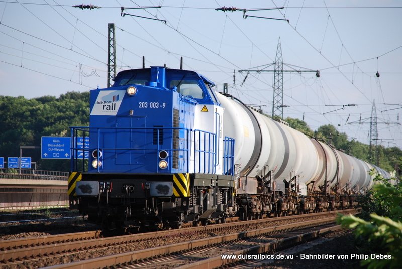 203 003-9 (DuisPort Rail) fhrt am 22. Mai 2009 um 19:02 Uhr mit einem GZ durch Duisburg Obermeiderich