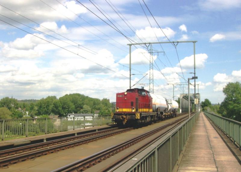 203 006 der MWB am 24. Mai 2005 auf dem Weg von Wiesbaden in Richtung Mainz.