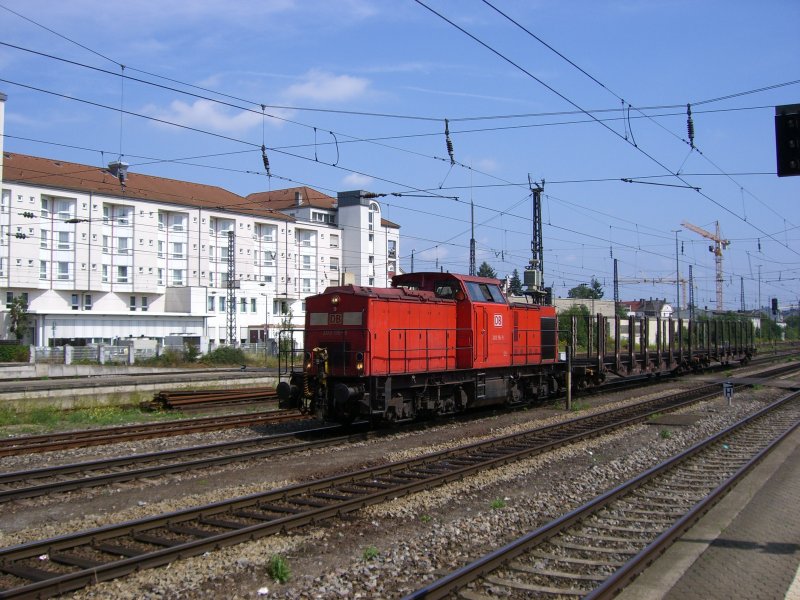 203 116 mit einem kurzen Gterzug in regensburg. (14.08.2007)