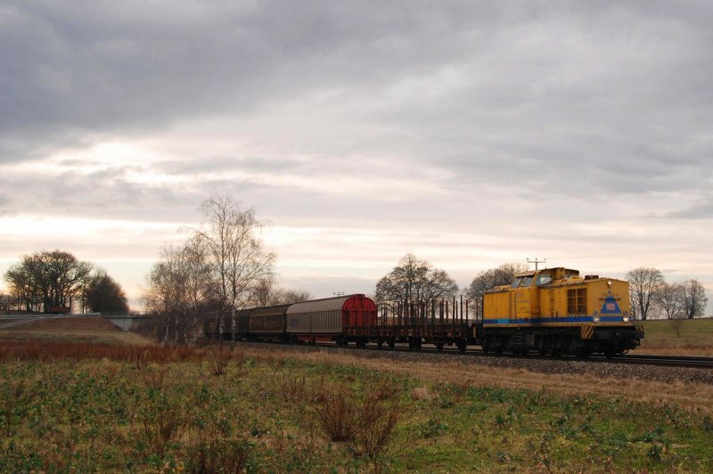 203 306, ex 202 752 der DB Netz Instandsetzung, mit FZ 56442 bei Schwabhausen (24.02.2007)