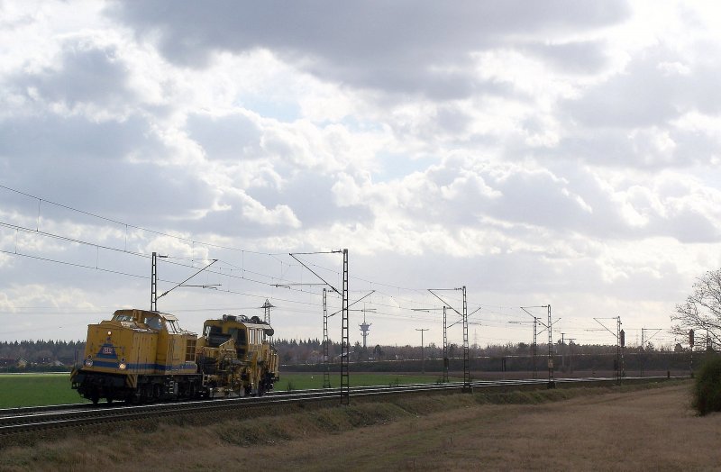203 307 von DB-Netz mit Baugermpel auf dem Weg Richtung Mannheim. Aufgenommen zwischen Waghusel und Neuluheim am 01.03.08.