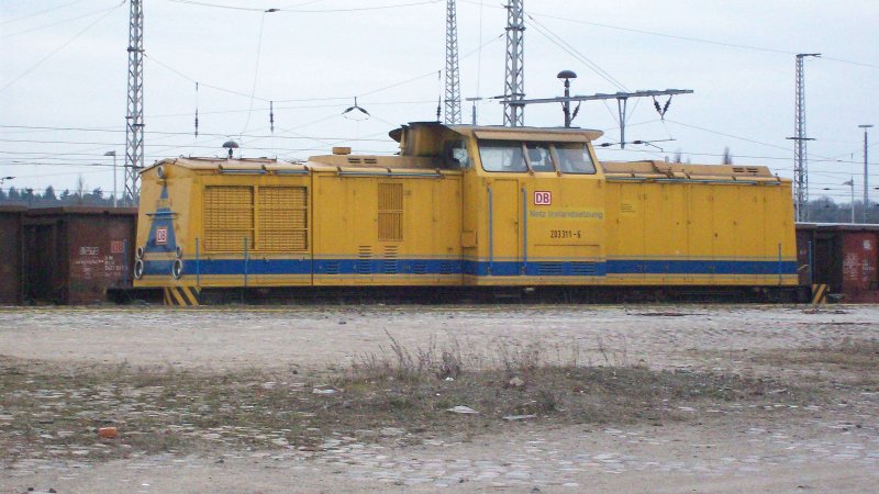 203 311-6 der DB Netz Instandsetzung in Eberswalde am 26.03.2009