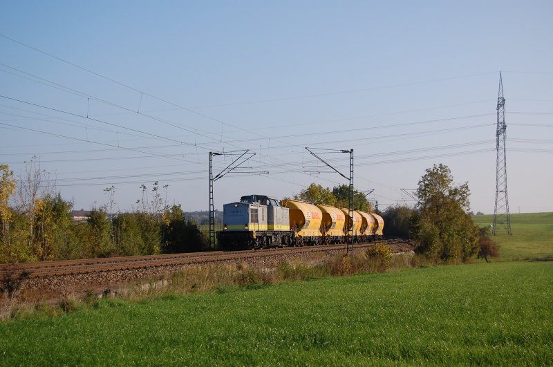 203 507-9 zieht am 06.10.07 den Josera-Zug in Richtung Aalen, hier bei Aalen-Hofen aufgenommen.