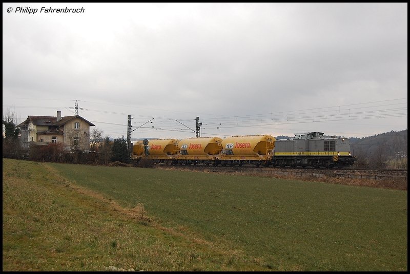 203 507-9 zieht am 30.12.07 ihr  Josera-Zgle  von Blaubeuren nach Miltenberg, aufgenommen an der KBS 786 (Remsbahn) bei Aalen-Hofen.